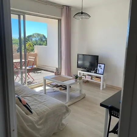 Apartment Beautiful Near The Center Of